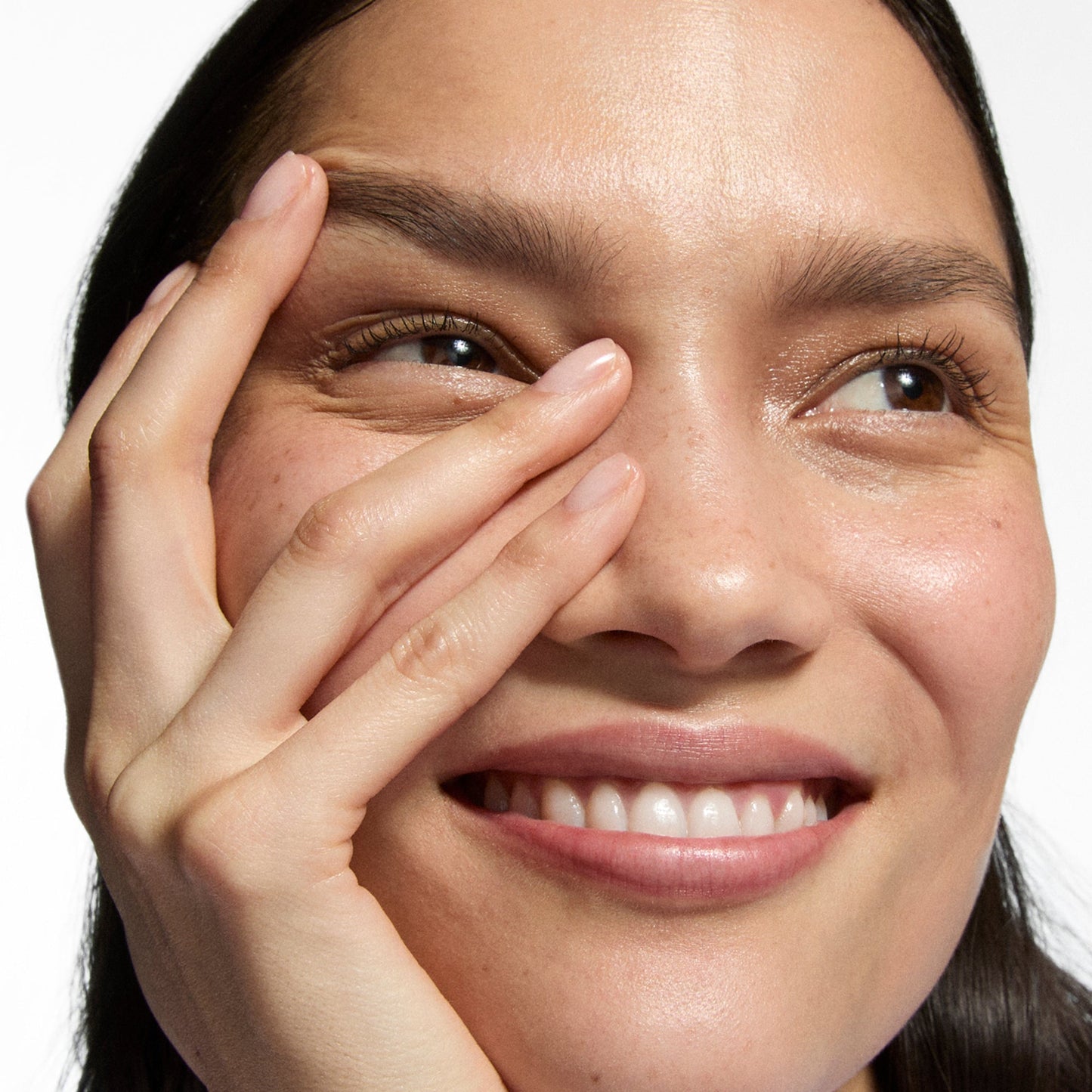 hydro-surge-dewy-face-mist-h3 Omega50_Model_2000x2000-1_3445dd8f-e76c-42a0-b3ad-1d9a4cba4df0.jpg