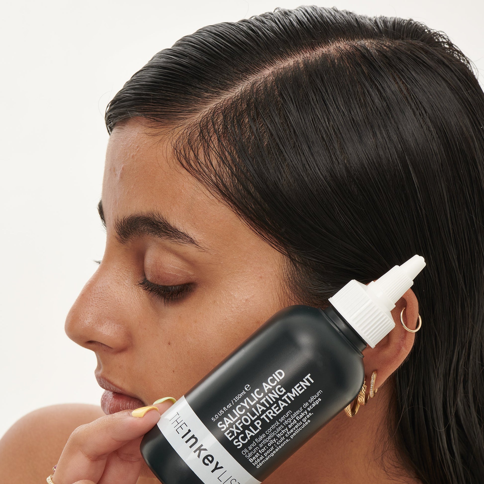 clean-and-healthy-scalp-duo-r7 SallyHAIR_ModelLifestyle_2e55b949-fa6c-43b1-8dc6-497be78c74bb.jpg