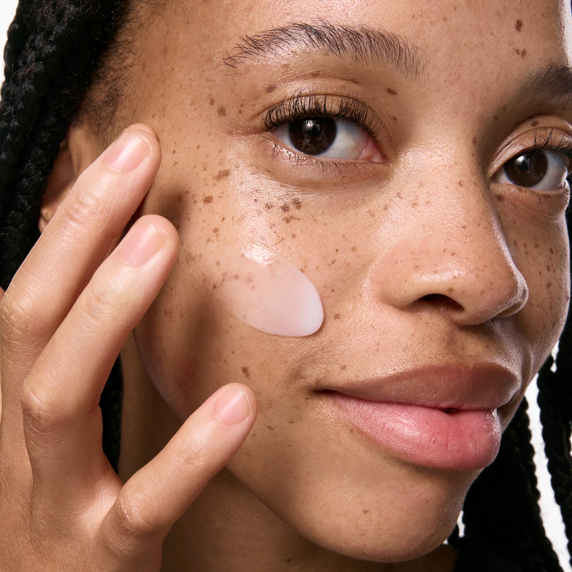 vitamin-b-c-and-e-moisturizer-r5 VitBC_E_ModelGoopMacro_2000x2000_bc64d363-139d-4699-88a9-2e0b1942763a.jpg